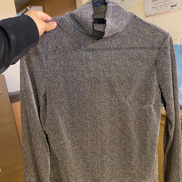 Clothe - Picture 2 of 4